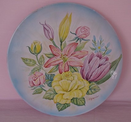 Artistic italian pottery of Albisola - Majolica Plate with floral motifs